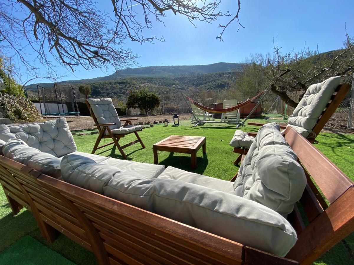 La Huerta Del Castillo Con Su Caz De Agua - Enjoy Life & Relax Castillo de Locubín Eksteriør bilde